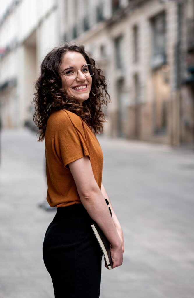 Photo de Clémence Perrault, la dessinatrice de Léon et Lena