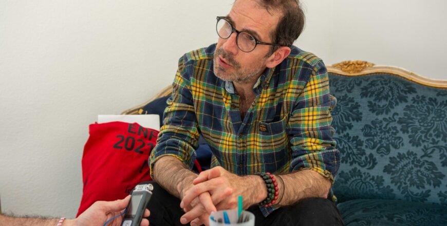 Jul : « Silex and the city aurait pu s’appeler La petite caverne dans la prairie…»