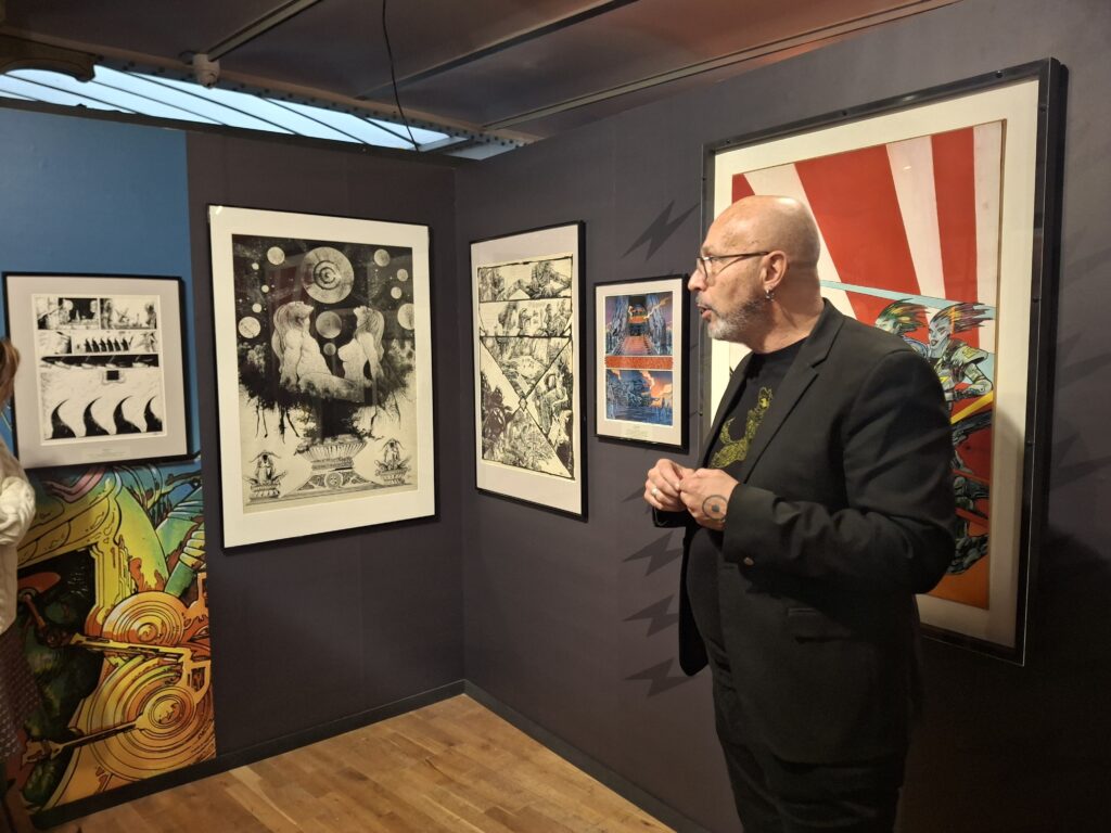 Gilles Francescano qui a conçu l'exposition nous rappelle que la science-fiction est le genre qui façonne le monde de demain - Photo Triquoit